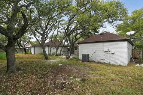 107 Cherry Hills Rockport TX 78382