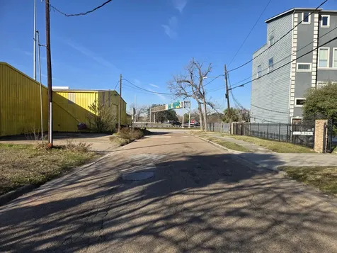 405 Eichwurzel Lane Houston TX 77009