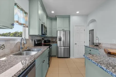 1012 22nd Street Street D Dickinson TX 77539