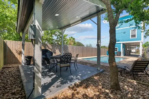 1012 22nd Street Street D Dickinson TX 77539