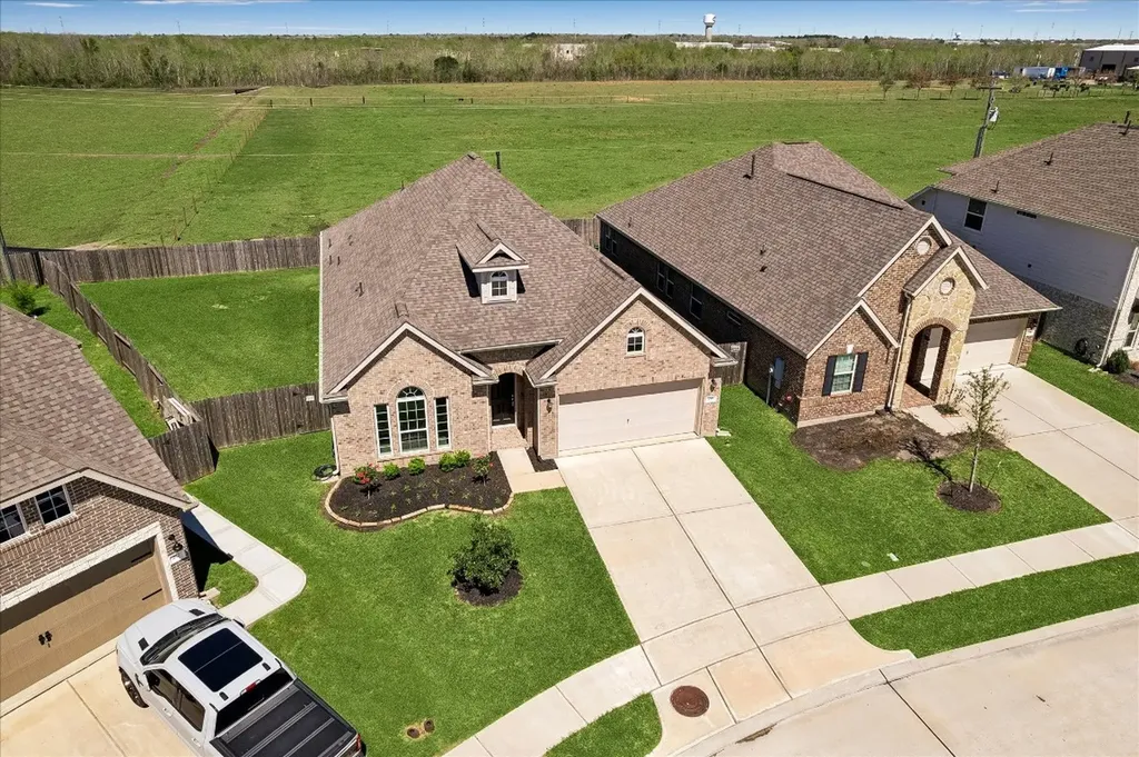 250 Ashley Way Alvin TX 77511