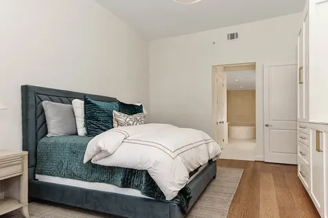 3 Waterway Court 4d The Woodlands TX 77380