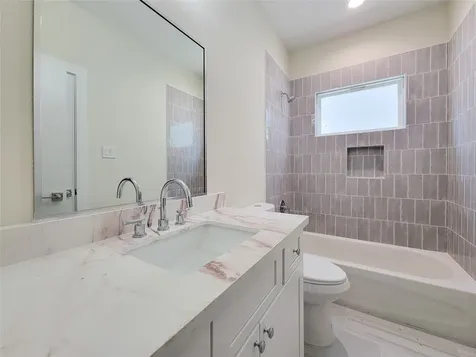 5931 Beall Street C Houston TX 77091