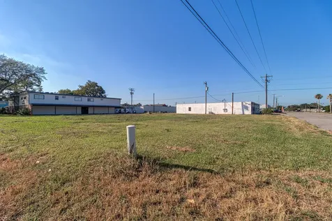 705 9th Street N Texas City TX 77590