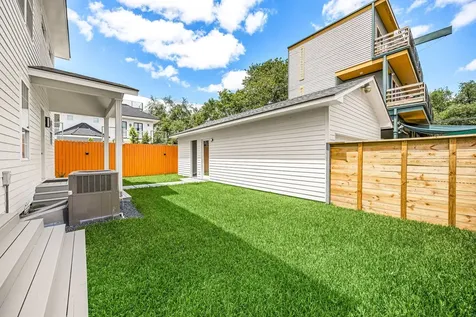 302 W Drew Street Houston TX 77006