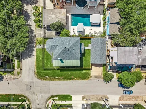 302 W Drew Street Houston TX 77006