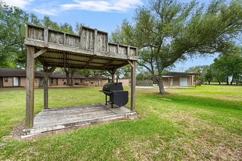 13926 Fm 442 Road Needville TX 77461
