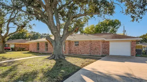 3416 Walnut Drive Bay City TX 77414