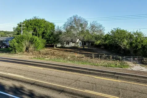 2701 S Market Street Brenham TX 77833