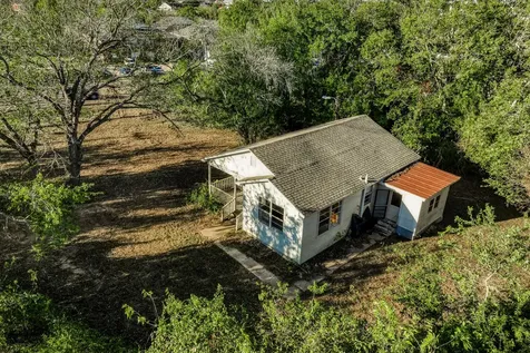 2701 S Market Street Brenham TX 77833