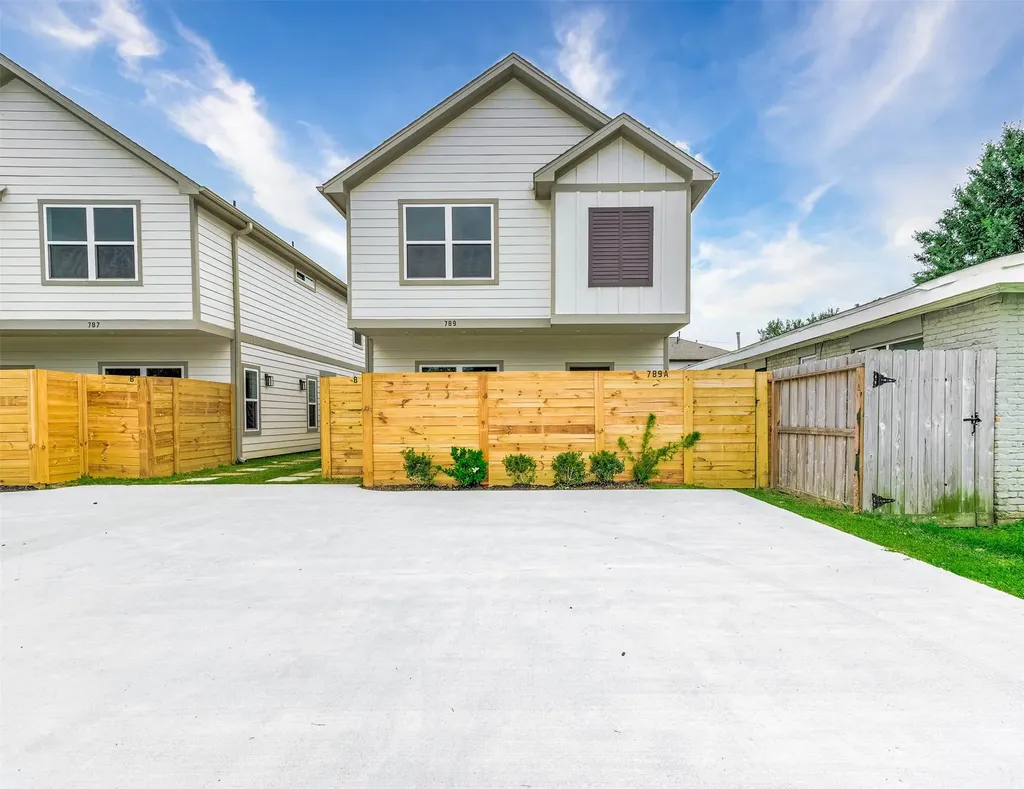 789 Fortune Street A-b Houston TX 77088