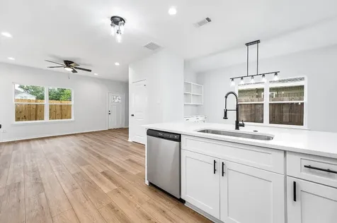 789 Fortune Street A-b Houston TX 77088