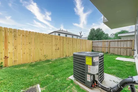 789 Fortune Street A-b Houston TX 77088