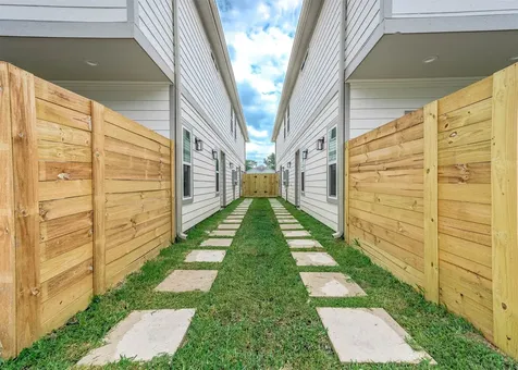 789 Fortune Street A-b Houston TX 77088