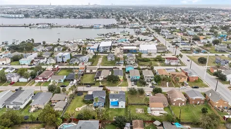 1901 Bayou Homes Drive Galveston TX 77551
