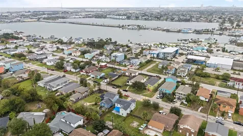 1901 Bayou Homes Drive Galveston TX 77551