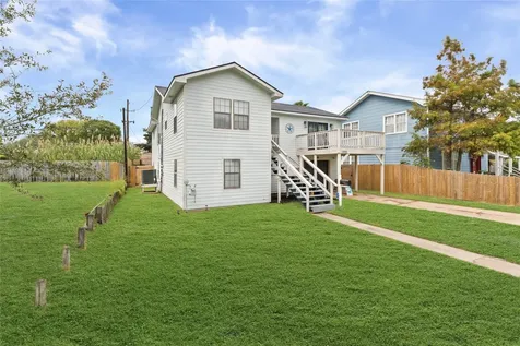 1901 Bayou Homes Drive Galveston TX 77551