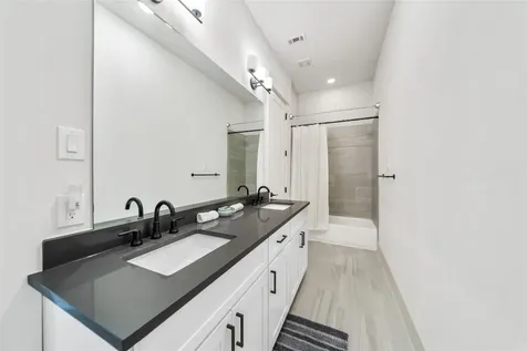 620 E 26th Street Houston TX 77008