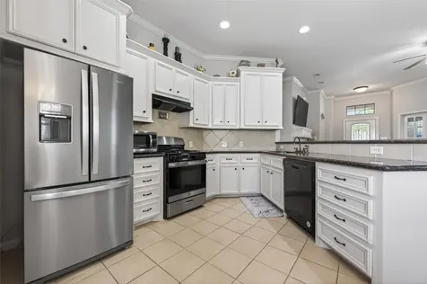 118 Snug Harbor Drive Conroe TX 77356