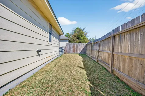 118 Snug Harbor Drive Conroe TX 77356