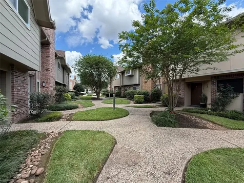 2517 Bering Drive 13 Houston TX 77057