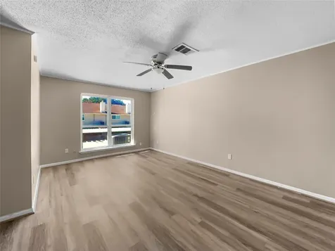 2517 Bering Drive 13 Houston TX 77057