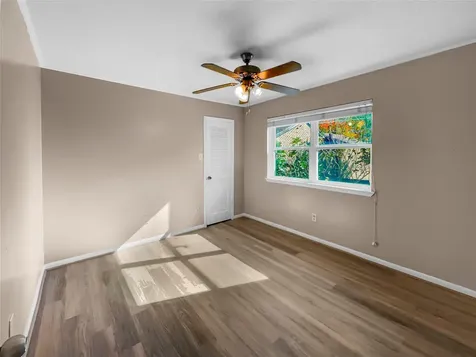2517 Bering Drive 13 Houston TX 77057
