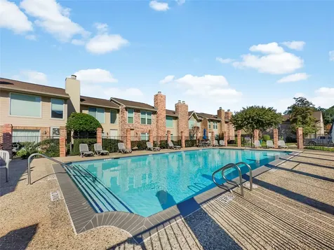 2517 Bering Drive 13 Houston TX 77057