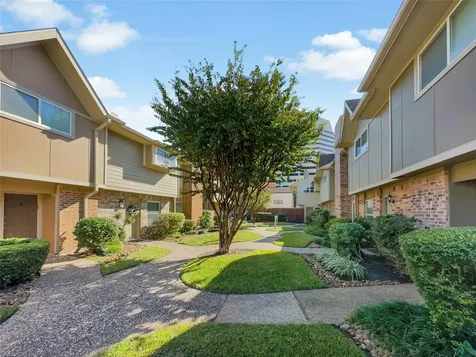 2517 Bering Drive 13 Houston TX 77057