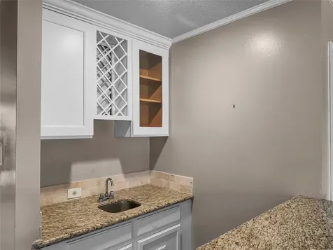 2517 Bering Drive 13 Houston TX 77057