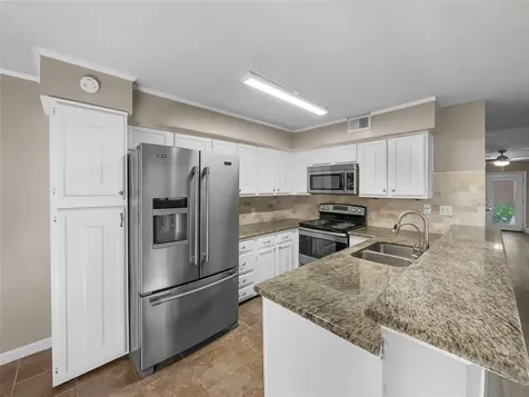 2517 Bering Drive 13 Houston TX 77057