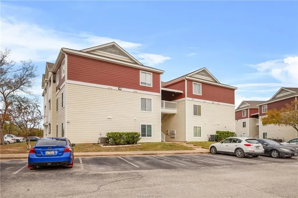 525 Southwest Parkway 302 College Station TX 77840
