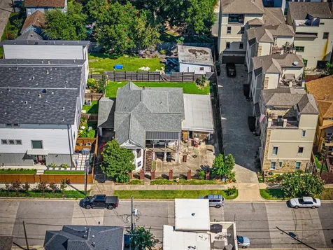 1214 Edwards Street Houston TX 77007