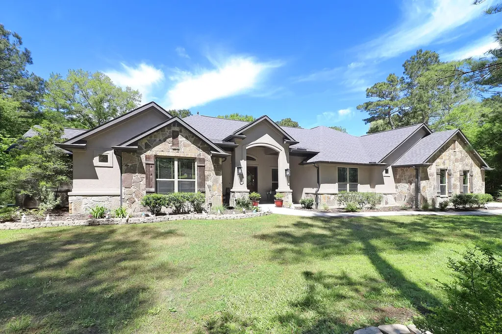 121 Red Hawk Rd Road Huntsville TX 77340