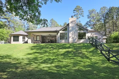 121 Red Hawk Rd Road Huntsville TX 77340