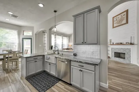 34 W Prairie Dawn Circle The Woodlands TX 77385