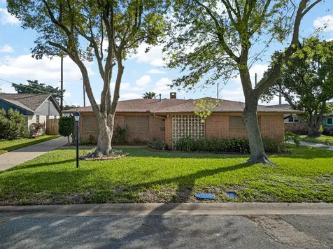 22 Willow Lane Galveston TX 77551
