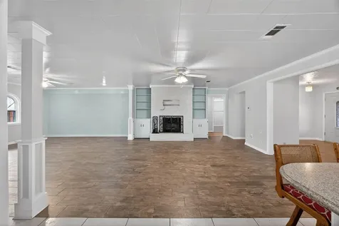 22 Willow Lane Galveston TX 77551