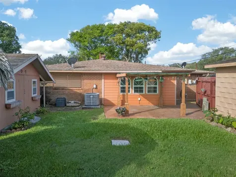22 Willow Lane Galveston TX 77551