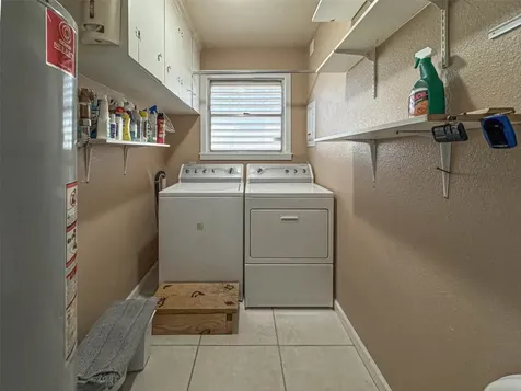 22 Willow Lane Galveston TX 77551