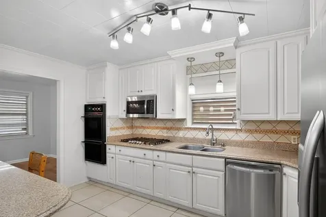 22 Willow Lane Galveston TX 77551