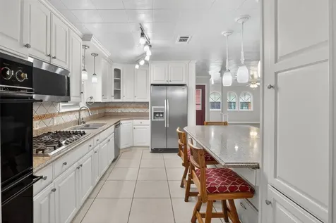 22 Willow Lane Galveston TX 77551