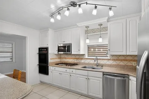 22 Willow Lane Galveston TX 77551