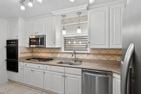 22 Willow Lane Galveston TX 77551