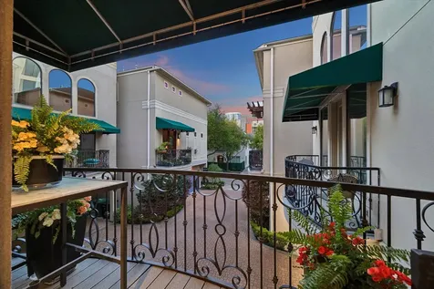 2415 W Main Street Houston TX 77098