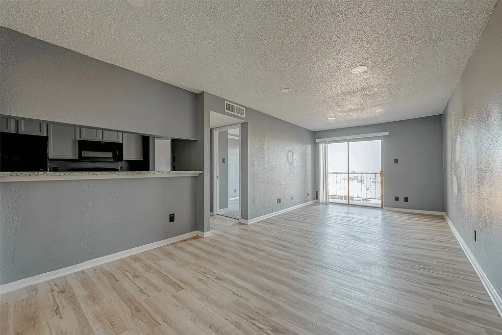 2830 S Bartell Drive 311 Houston TX 77054