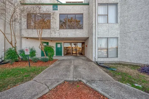 2830 S Bartell Drive 311 Houston TX 77054