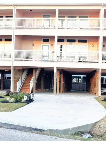 727 N Bayshore Drive La Porte TX 77571
