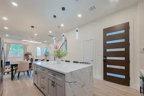 2909 Nagle Street Houston TX 77004