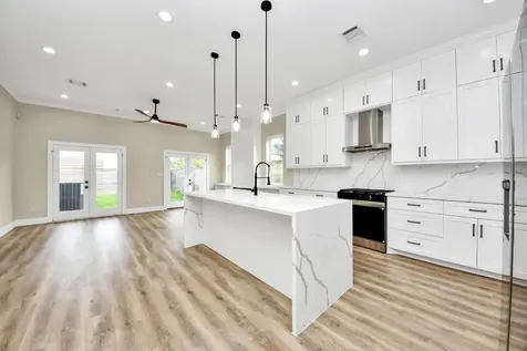125 E 38th Street Houston TX 77018